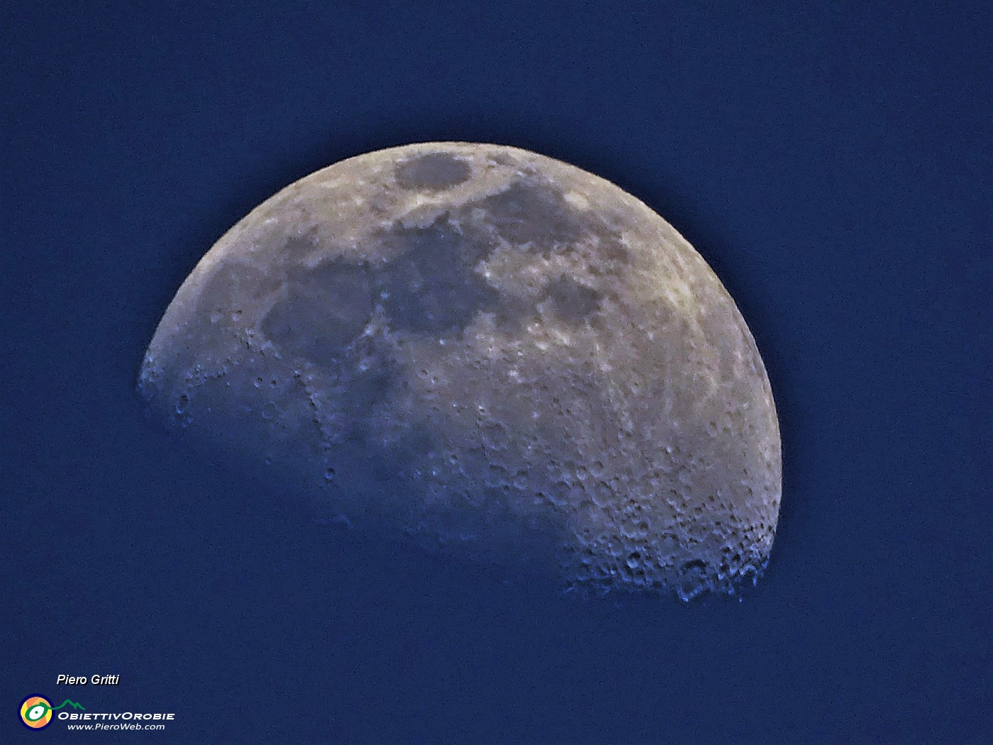 76 E la luna si alza in cielo .JPG -                                